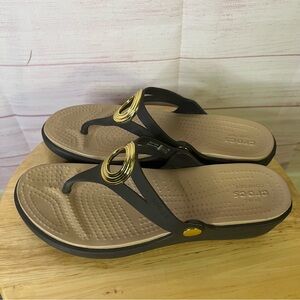 Crocs‎ Brown Metal Detail Flipflop Size 8